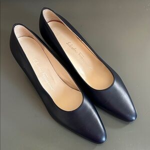 Salvatore Ferragamo near NEW Women's Navy Leather Heels